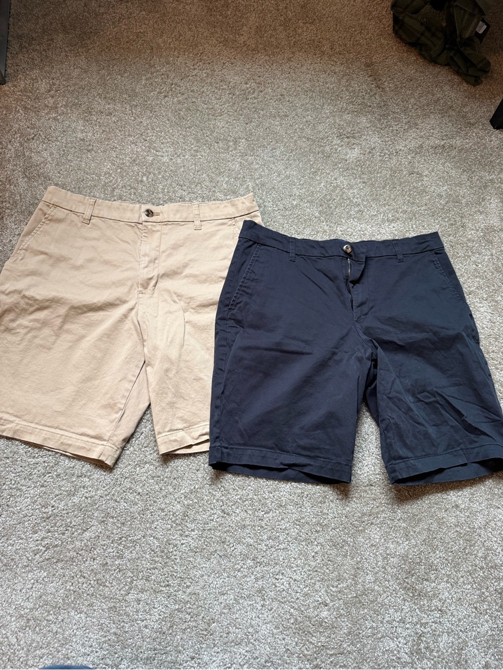 GAP Men's Chino Shorts - Khaki & Navy